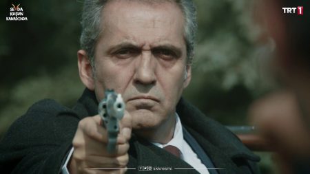 Sen bu ülkeye karşı en büyük ihaneti işledin!