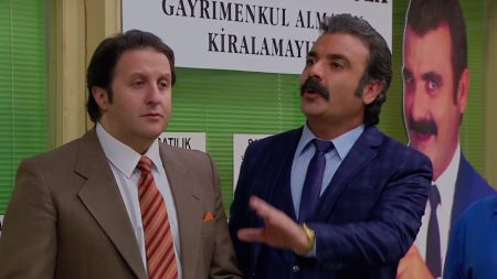 Fehmi Baba Tarihi Eser Durumuna El Koyar.