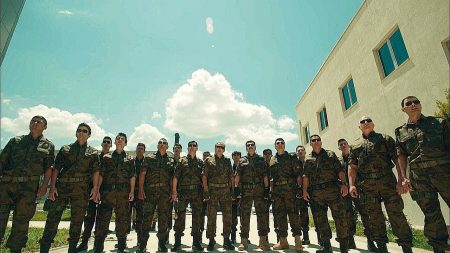 Polis Özel Harekat'tan Dayı'ya Marş!