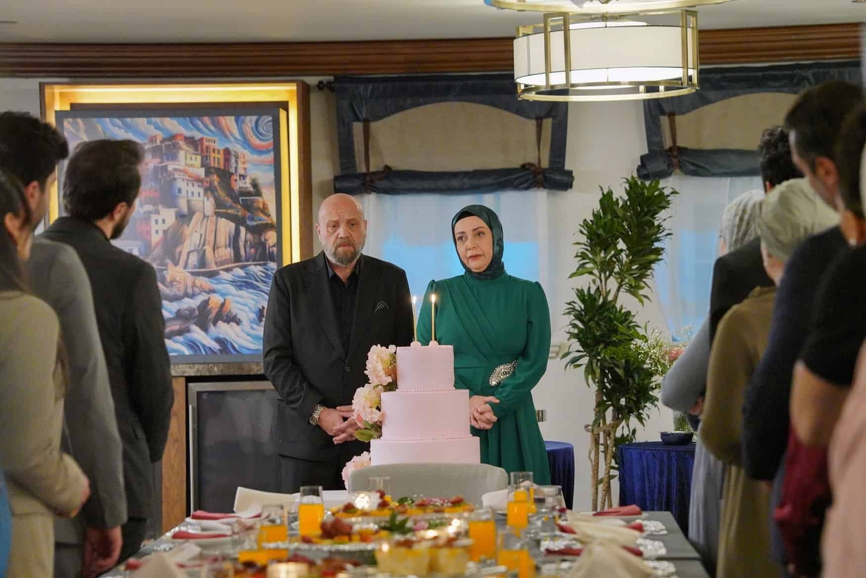 Kızılcık Şerbeti 96. Bölümde Pembe doğum gününde fenalık geçirdi!  Abdullah ve Pembe’nin ölüm kalım savaşından acı haber çıktı!