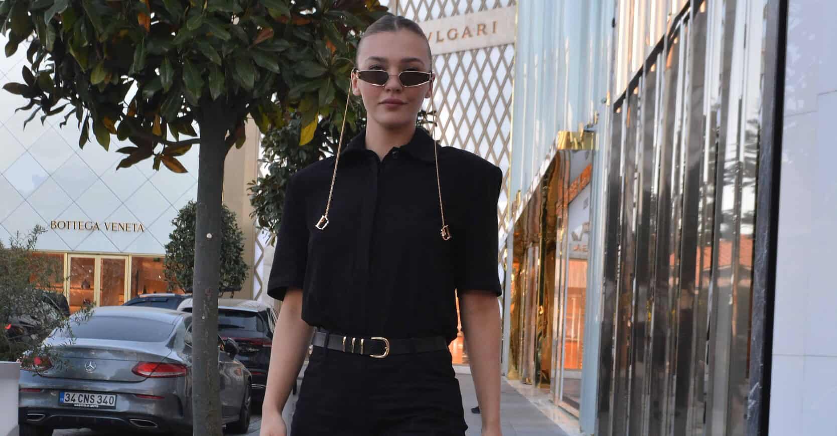 Melisa Döngel, tarzıyla göz kamaştırdı!