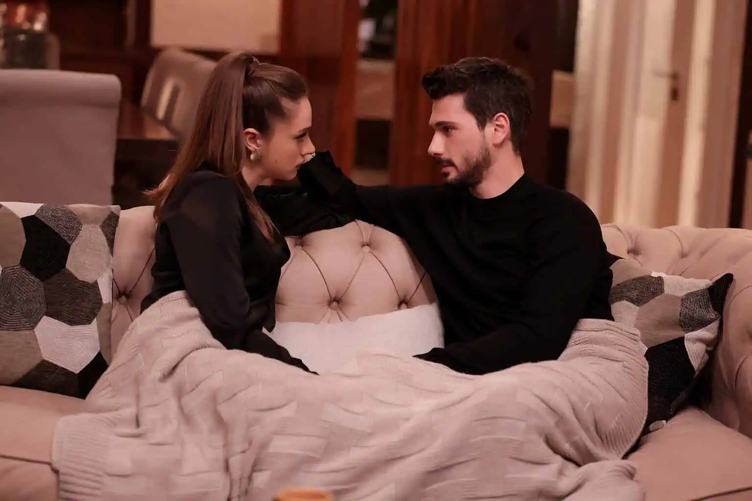 Hudutsuz Sevda 62. Bölümde Büyük Çatışma: Zeynep’ten Didem’e Şok Hamle!