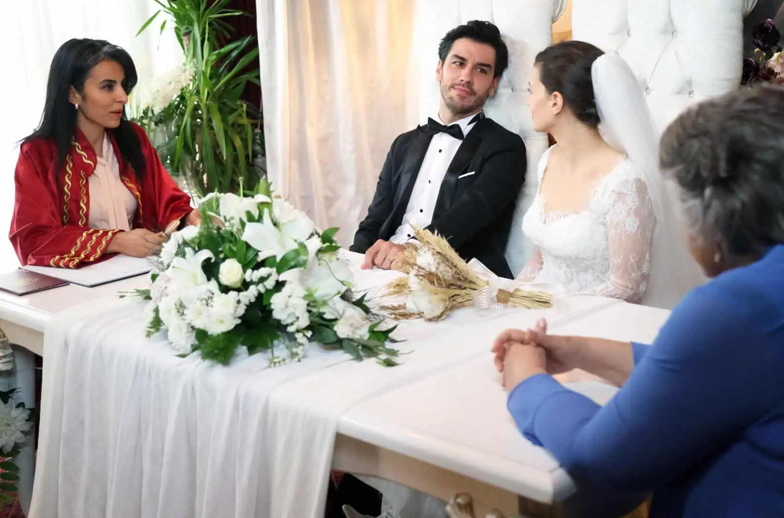 Siyah Kalp 32. Bölümde Duygusal Fırtına: Nuh ve Sevilay Evleniyor, Riskli Ameliyat Kapıda!