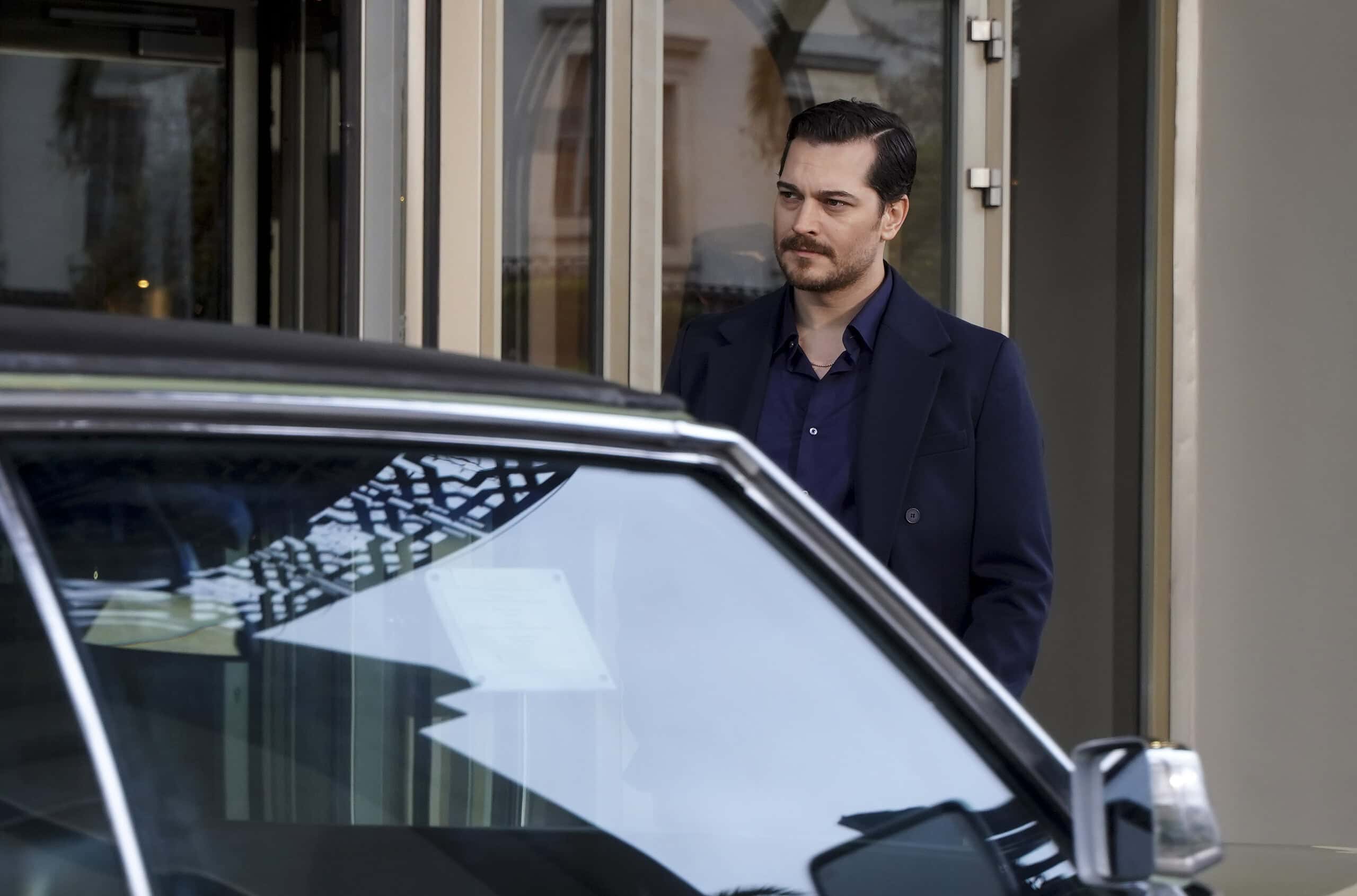 Eşref Rüya dizisi kendi gündemini yaratmaya devam ediyor! Eşref Tek’in “Cadillac’ı” kendi fan kitlesini yarattı! Eşref Rüya dizisi kendi gündemini yaratmaya devam ediyor! Eşref Tek’in “Cadillac’ı” kendi fan kitlesini yarattı!