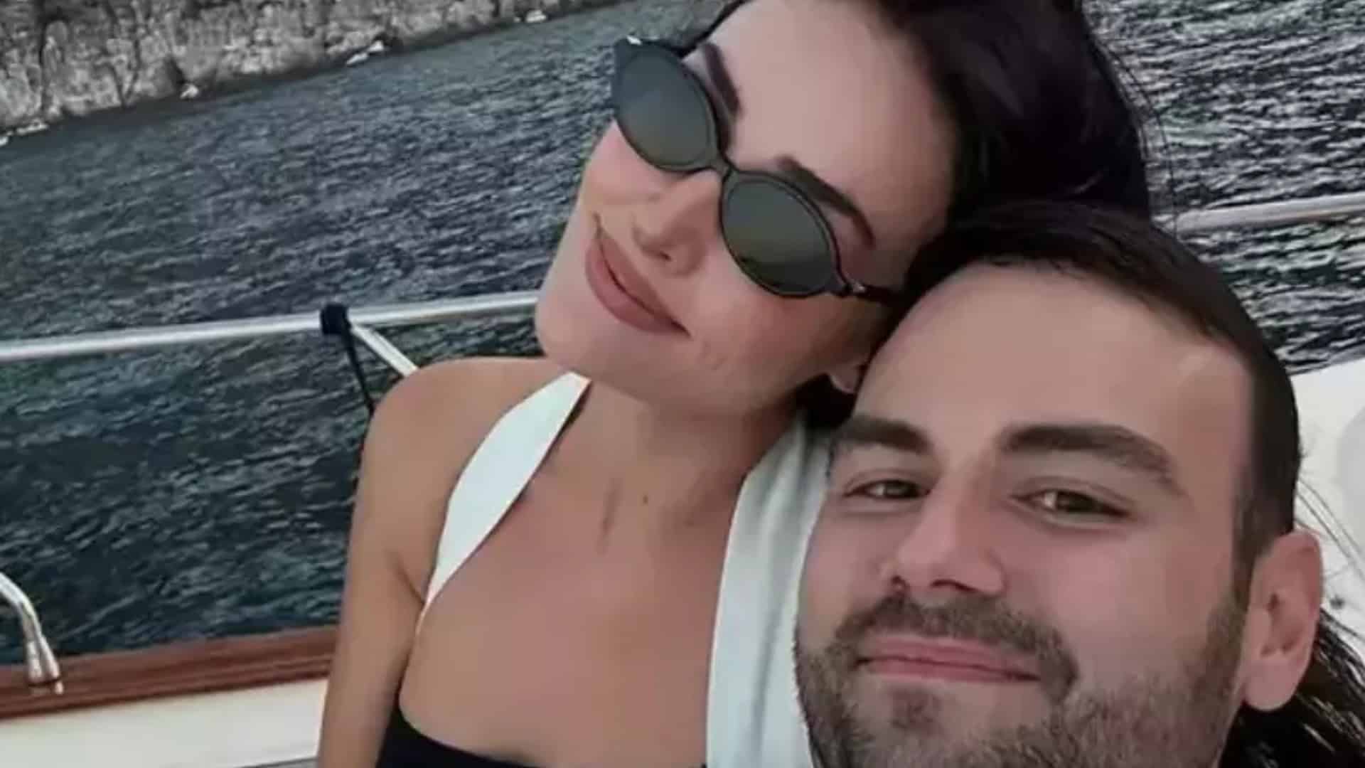 Esra Bilgiç ve Faruk Sabancı’dan romantik kare! Esra Bilgiç ve Faruk Sabancı’dan romantik kare!