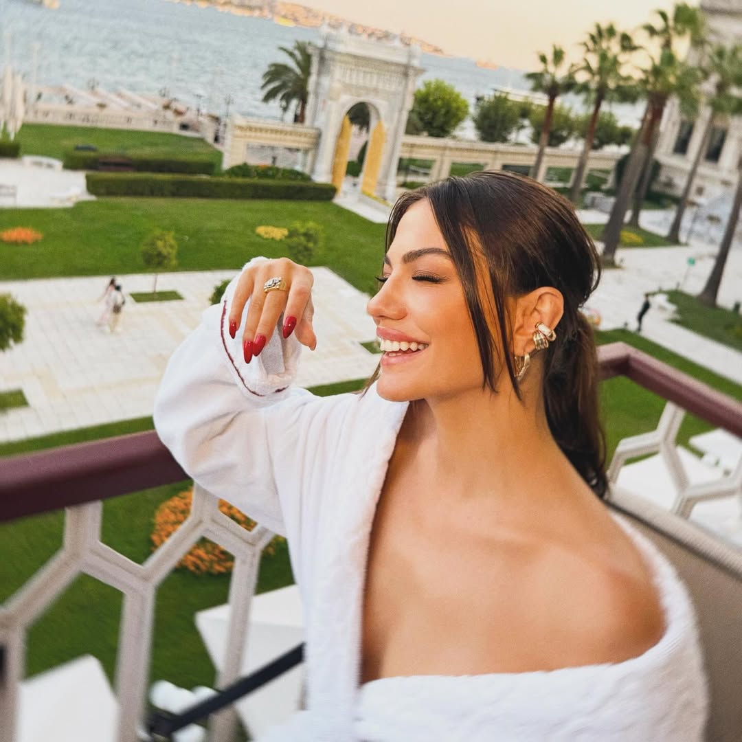 Demet Özdemir Tatil Moduna Geçti: Sezon Arası Enerji Depoluyor! | Özel Röportaj ve Tatil Fotoğrafları