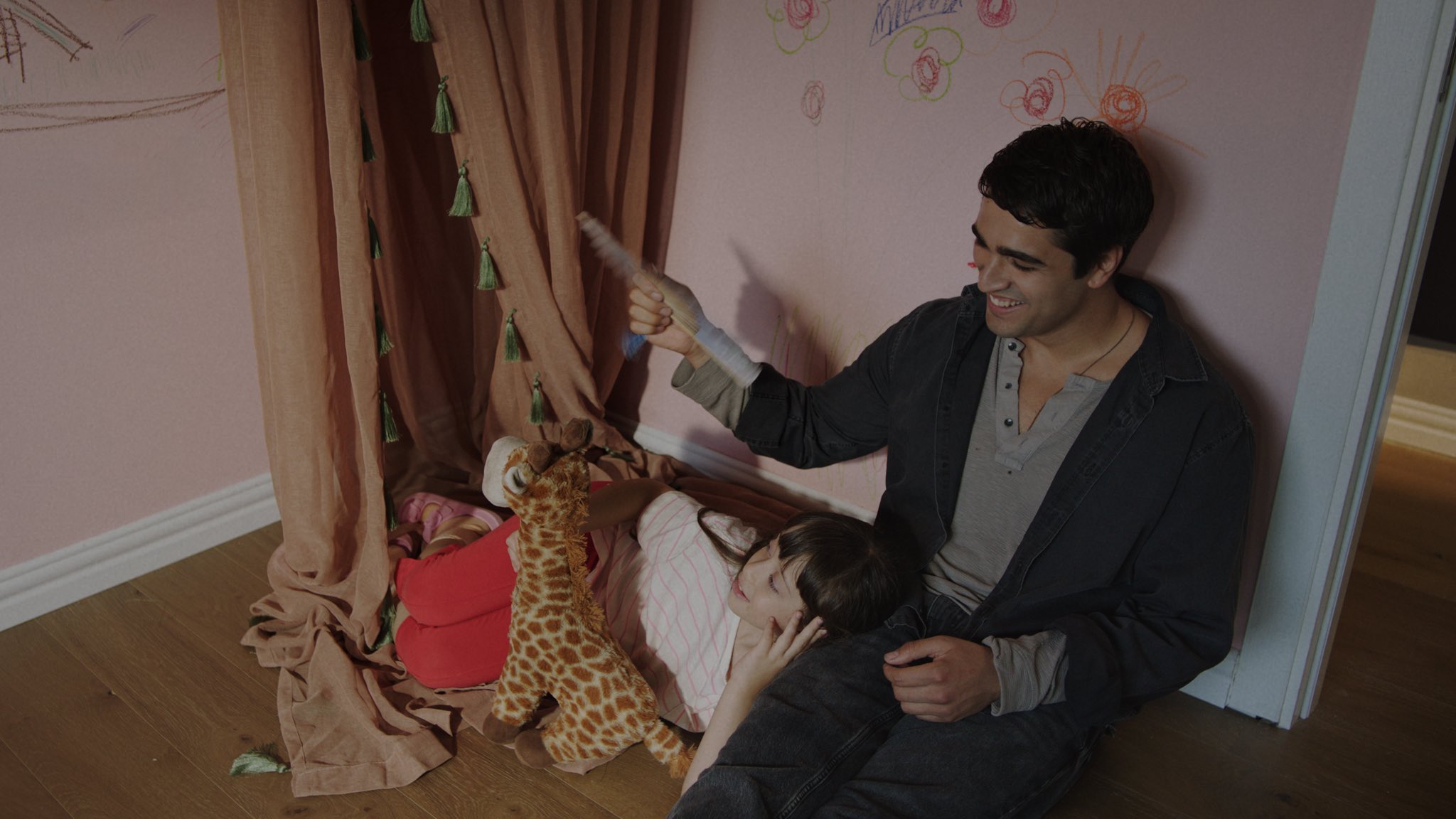 Mert Ramazan Demir’in Başrolünde “Metruk Adam” Netflix’te!