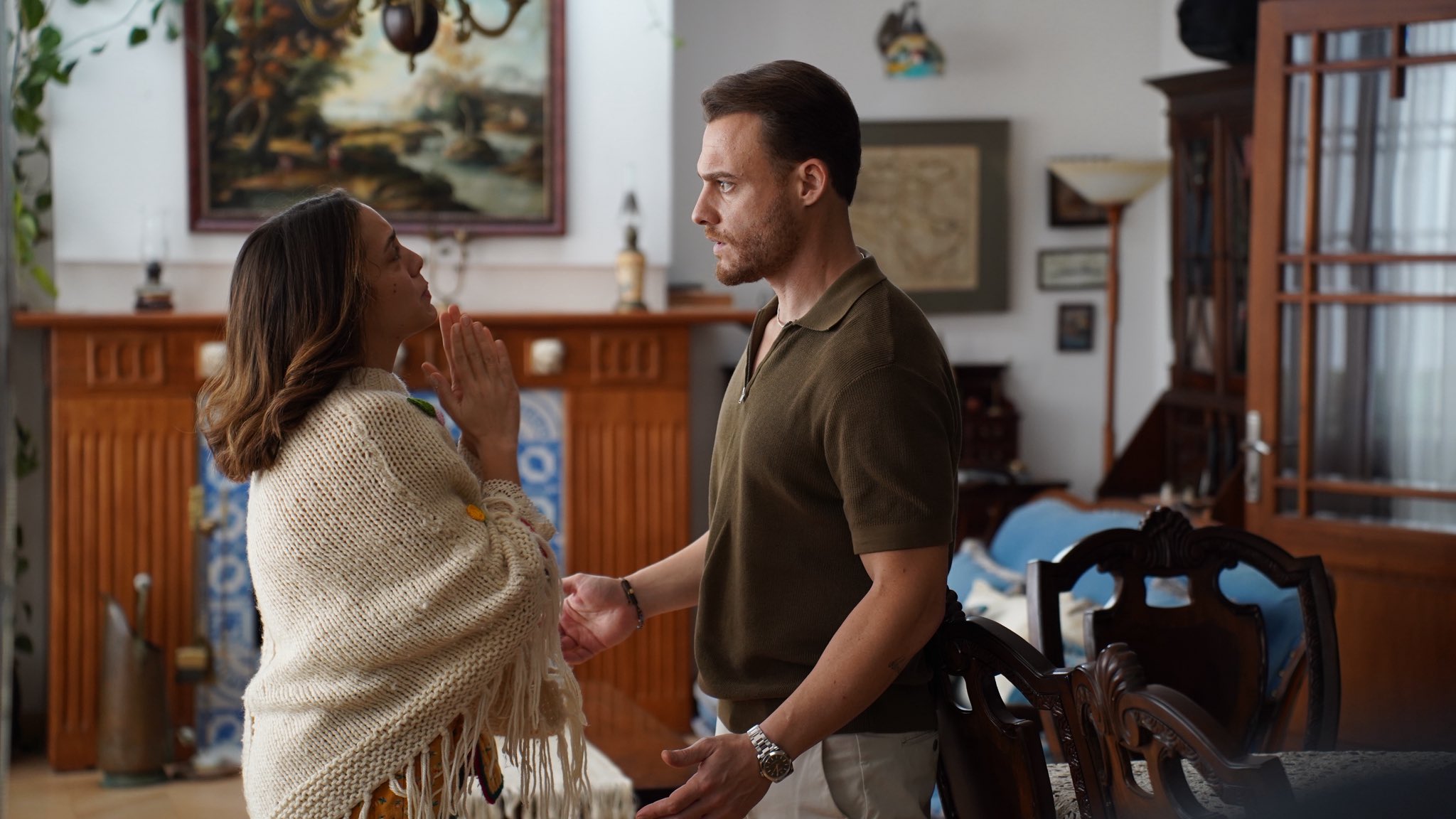 Netflix, Gupse Özay, Kerem Bürsin ve Öykü Karayel’li “Platonik: Mavi Dolunay Otel” İçin Tarihi Açıkladı!