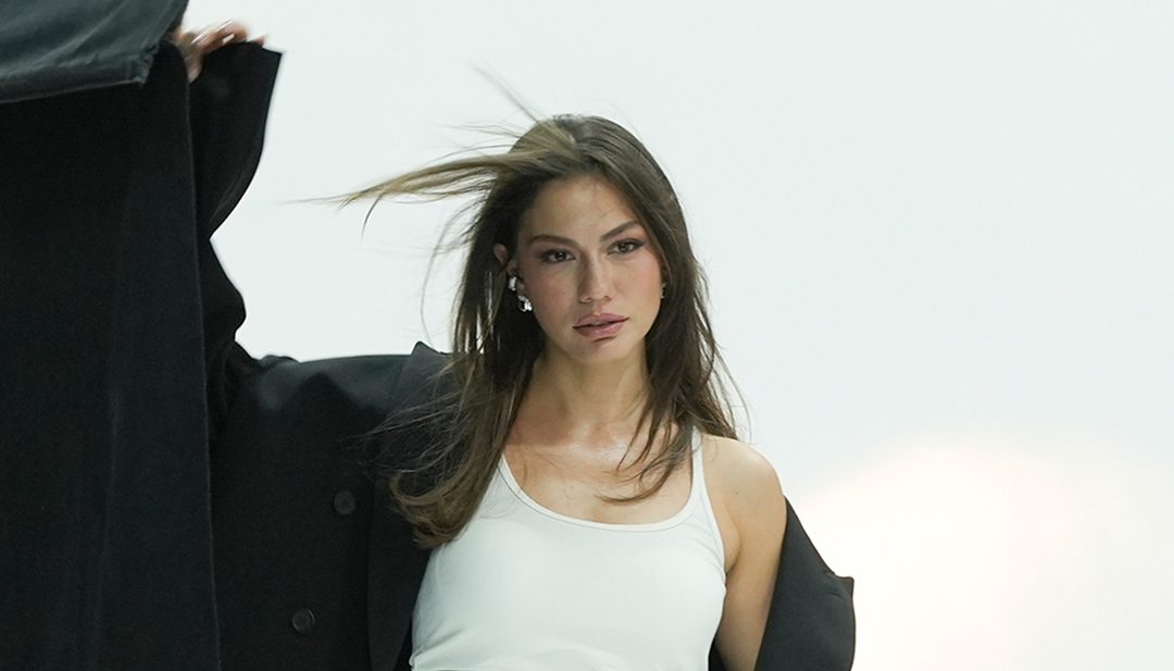 Eşref Rüya’nın Nisan’ı Demet Özdemir, yeni sezon çekimlerinden kareler paylaştı! Eşref Rüya’nın Nisan’ı Demet Özdemir, yeni sezon çekimlerinden kareler paylaştı!