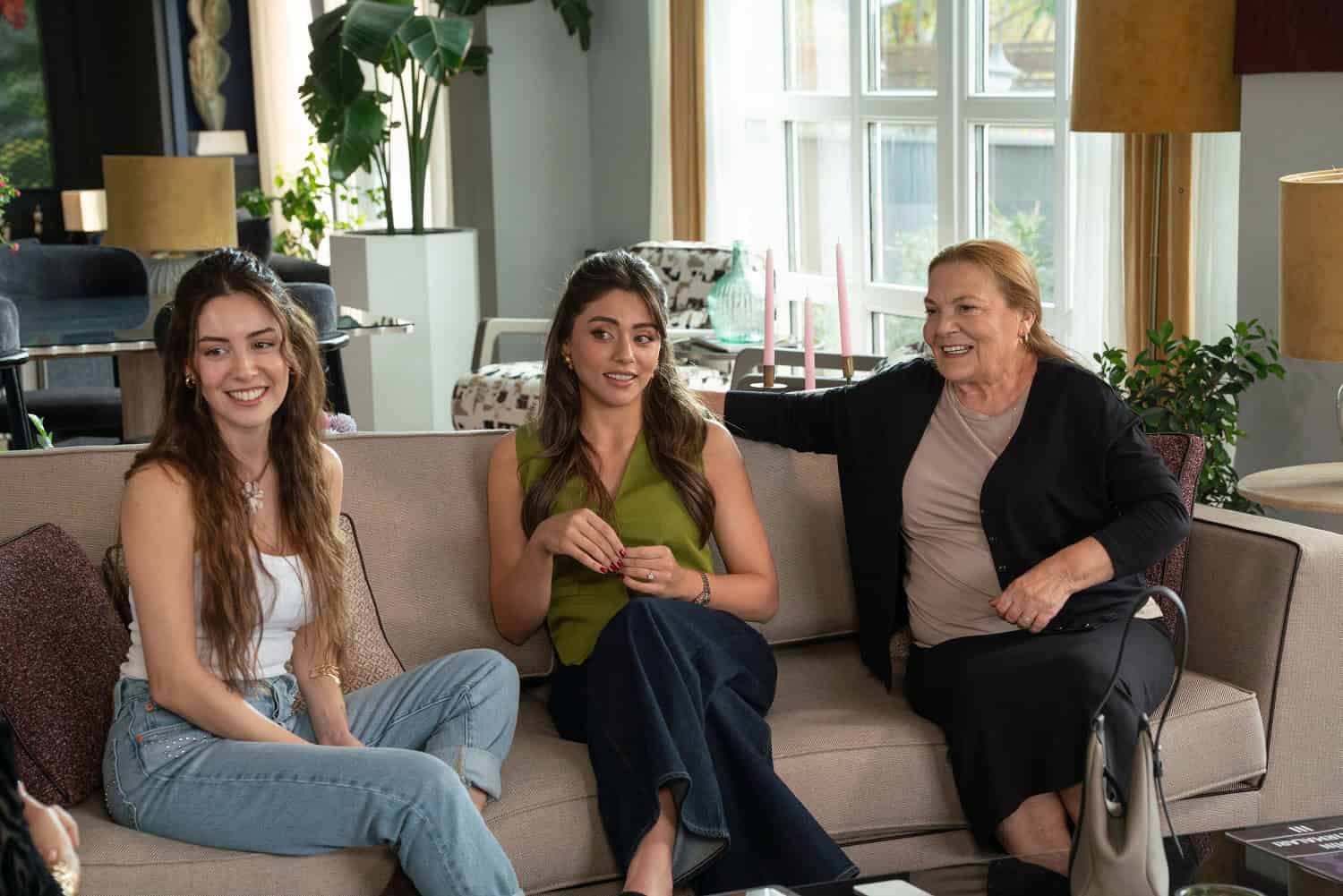 “Kızılcık Şerbeti”nde Çimen karakterine hayat veren genç oyuncu Selin Türkmen yeniden izleyiciyle buluşuyor!