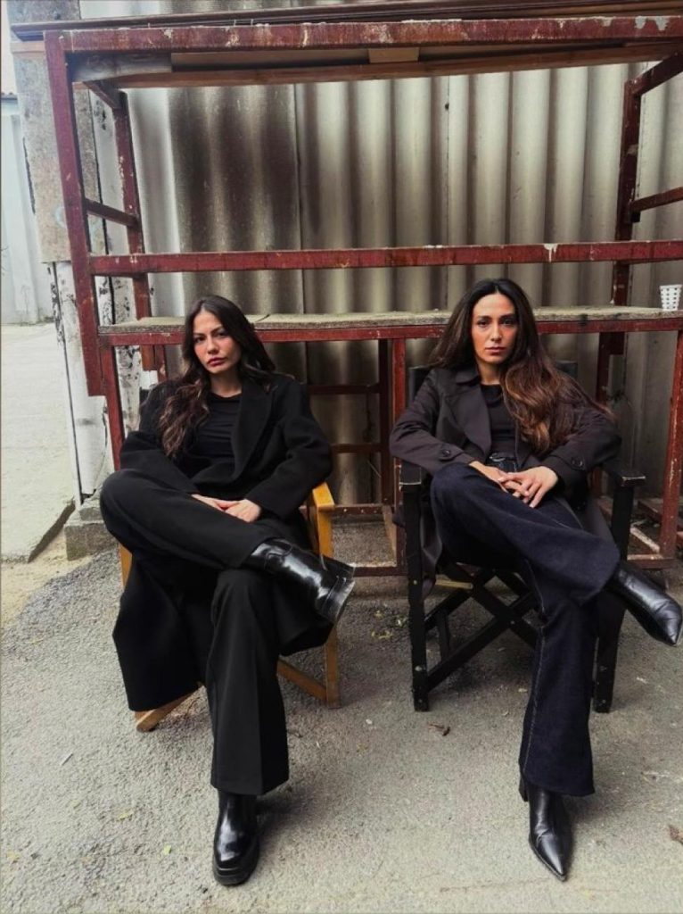 Eşref Rüya’nın Nisan’ı Demet Özdemir ile Gonca’sı Ebru Aytemur’un paylaşımları gündem oldu!