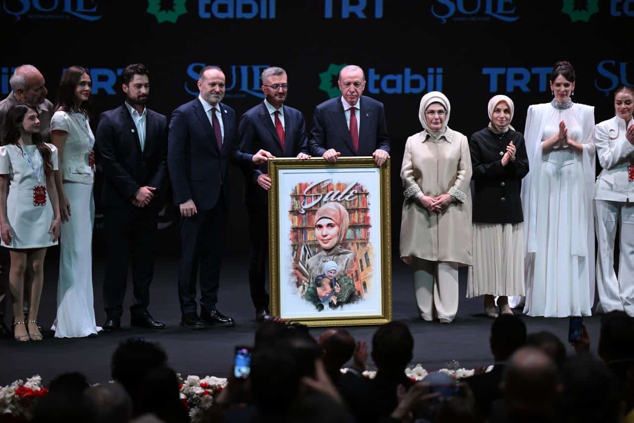 tabiinin Yeni Orijinal Dizisi Sule Senin Hikayen Gorkemli Bir Galayla Izleyiciyle Bulustu1