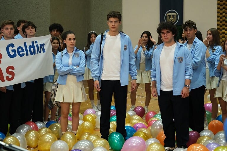 Daha 17 nin 2 B l m nde Teoman Gizlice Aras n G nl n Okudu Aras daha-17-nin-2-b-l-m-nde-teoman-gizlice-aras-n-g-nl-n-okudu-aras
