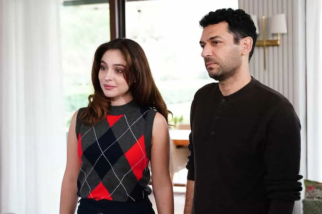 Güller ve Günahlar 37. Bölümde Sonay, Serhat ve Zeynep’e oyun oynadı! Zeynep, Serhat’ı otel odasında bastı!